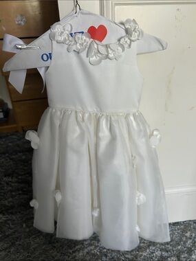 Joan calabrese for mon Cheri kids Satin flower girl dress size 2